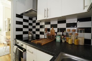 Private kitchen - Beautiful 1 Bedroom Apartment in Notting Hill   (London)