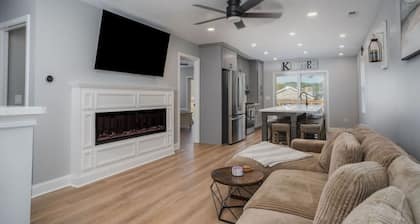 Waterfront Channel 3Bed 4Bath with Hot Tub Gazebo and Pet Friendly