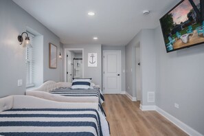 3 bedrooms, desk, iron/ironing board, free WiFi