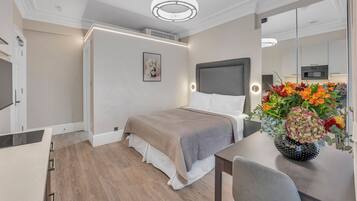 Deluxe studio | Een kluis op de kamer, verduisterende gordijnen