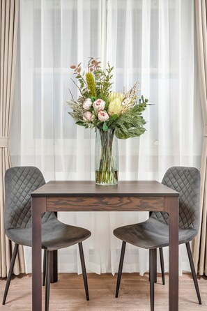 Lower Ground Family Studio | In-room safe, blackout drapes, iron/ironing board, free WiFi - Cleveland Residences Bloomsbury (London)