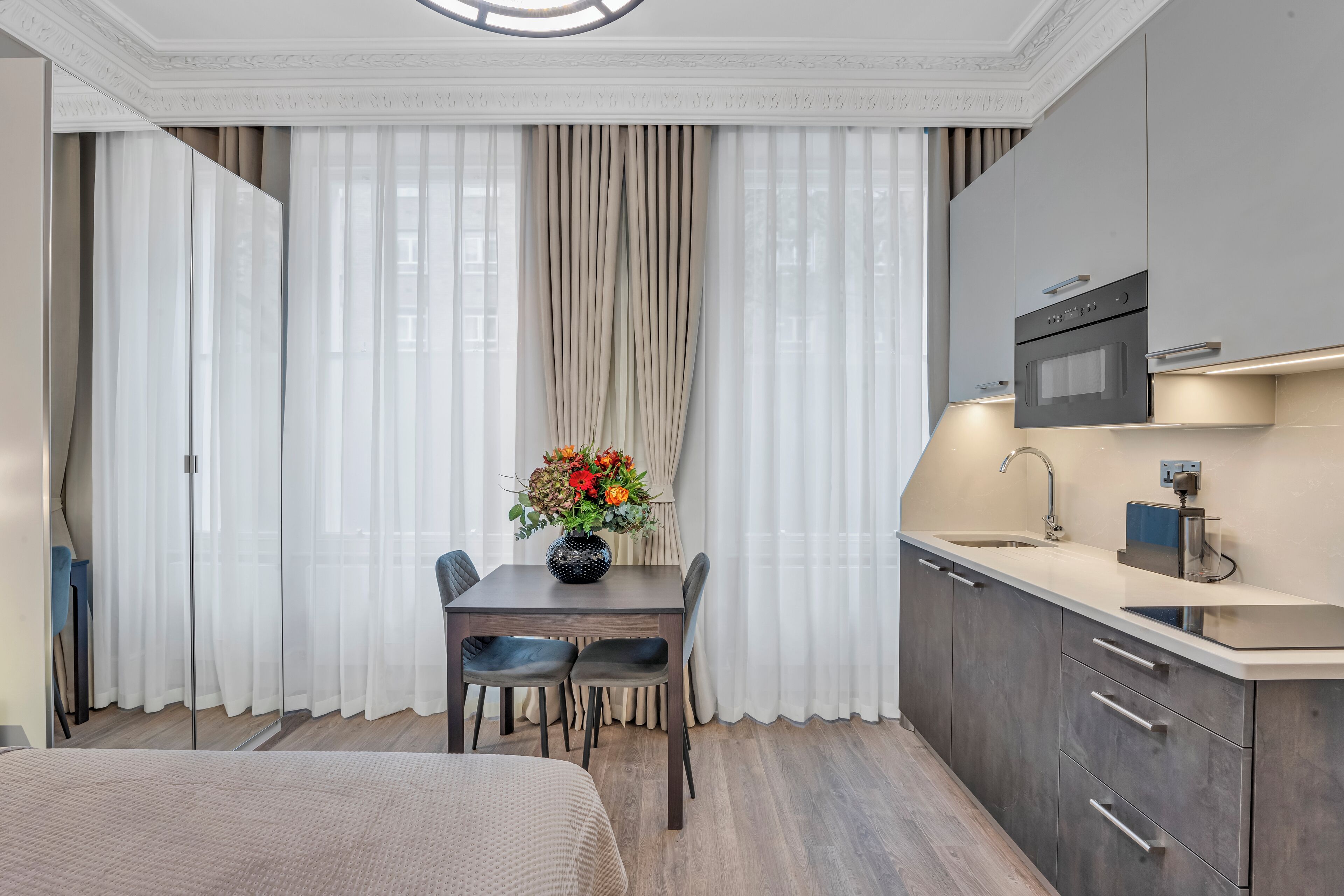Deluxe Studio Suite