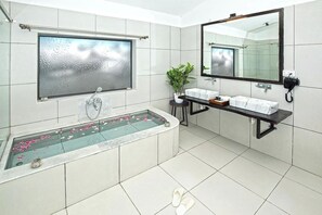 Luxury Room, 1 King Bed, Resort View | Bathroom | Bathtub, hair dryer, slippers, towels