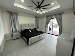 4 chambres, fer et planche à repasser, Wi-Fi, draps fournis