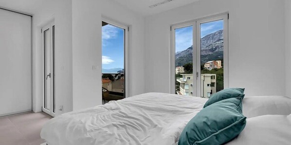 3 bedrooms, iron/ironing board, free WiFi