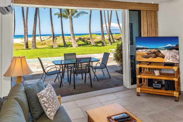 Smart TV, DVD player, books - Hale Kai O Kihei 2 Bd 2 Ba Oceanfront Ocean View Condo! Sleeps 6 (Kihei)