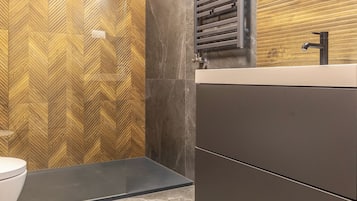 Apartment, Balcony | Bathroom