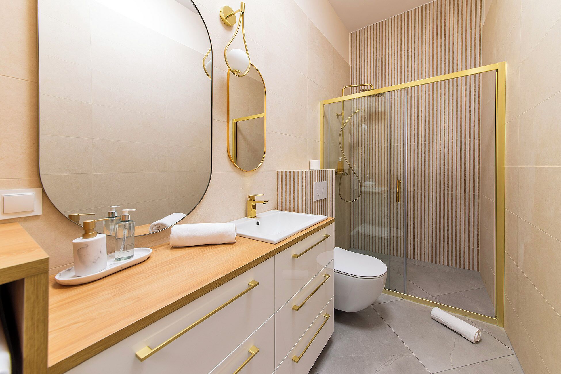 Apartment, Balcony | Bathroom