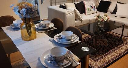 Warrington - House - Sleeps 10 - Parking - Garden