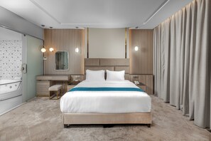 Studio-suite til brudepar - 1 kingsize-seng - privat badeværelse | Gratis minibar, pengeskab på værelset, skrivebord