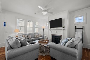 Smart-tv en een open haard