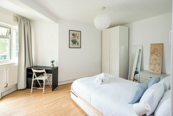 Eenvoudig appartement | 2 slaapkamers, een strijkplank/strijkijzer, gratis wifi