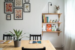 Eenvoudig appartement | Dineerruimte