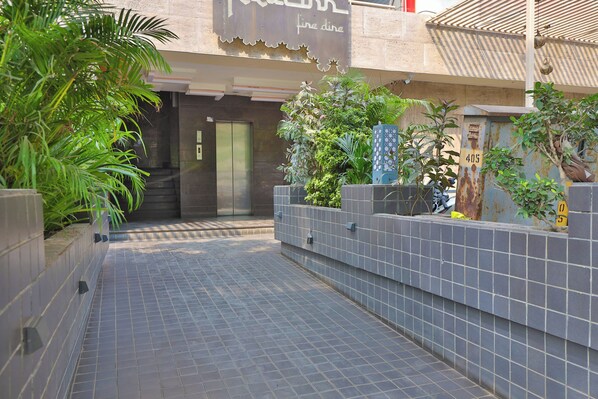 Exterior - Hotel The Grand Suites (Ahmedabad)