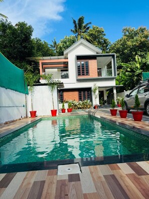 Front of property - Explore Private Pool Villa Varkala (Varkala)
