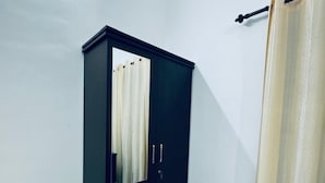4 bedrooms, free WiFi - Explore Private Pool Villa Varkala (Varkala)