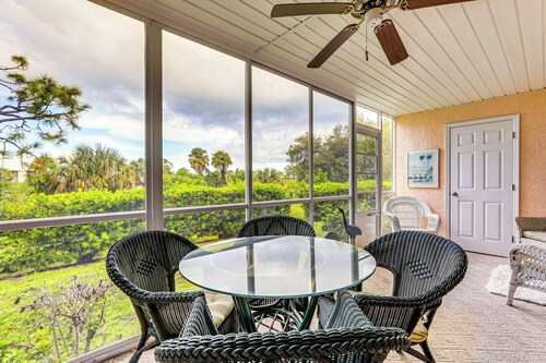 8 Mi to Beach w/ Pool Access: Englewood Condo!