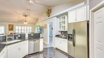 Rumah (4 Bedrooms) | Interior