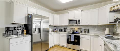 House (3 Bedrooms) | Interior