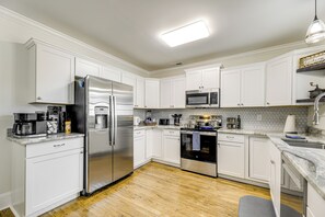 House (3 Bedrooms) | Interior