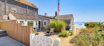 Steps to Commercial St! Lofted Provincetown Gem