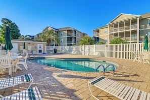 Apartment (2 Bedrooms) | Interior - Myrtle Beach Condo: 3 Mi to Ocean! (Surfside Beach)