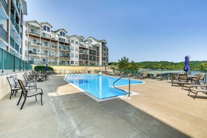 Apartment (3 Bedrooms) | Interior - Lakefront Camdenton Condo Near Ha Ha Tonka (Camdenton)
