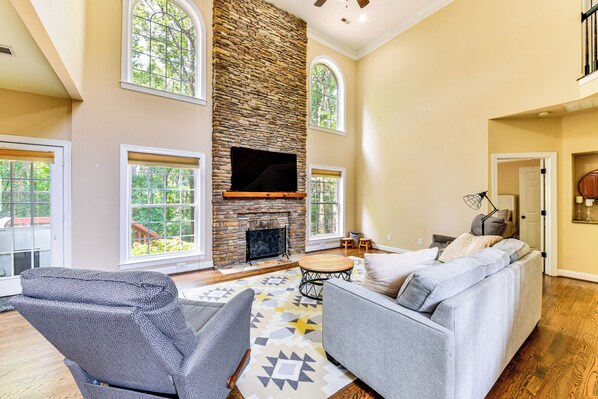 Televisión, chimenea