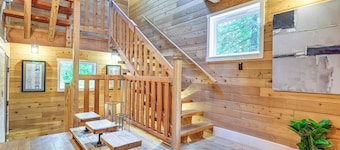 Harstine Island Home w/ Hot Tub & Beach Access!
