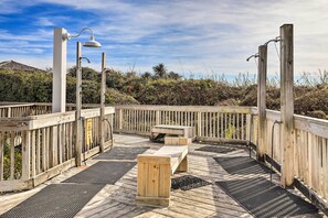 Apartment (1 Bedroom) | Interior - Emerald Isle Condo Near Beach w/ Screened Porch! (Emerald Isle)