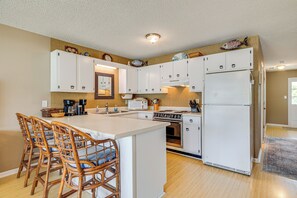 Interior - Emerald Isle Condo Near Beach w/ Screened Porch! (Emerald Isle)