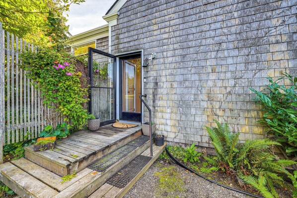 House (1 Bedroom) | Interior - Waterfront Bellingham Bliss: Steps to Beach! (Bellingham)