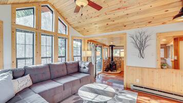 House (1 Bedroom) | Front of property