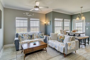 Apartment (2 Bedrooms) | Front of property