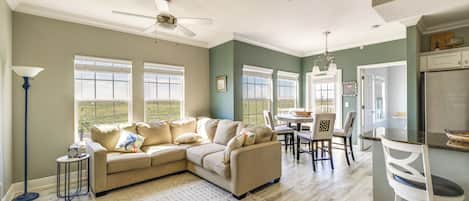 Apartment (2 Bedrooms) | Front of property