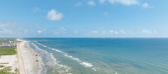Walk to Beach: Corpus Christi Gem on Padre Island!