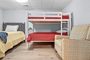 4 bedrooms, iron/ironing board, Internet, bed sheets - Summer Breeze|Heated Pool|Hot Tub! (Bracey)