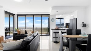 Interior - Rydges Plaza Esplanade Luxury 2-Bedroom Apartment (Cairns North)