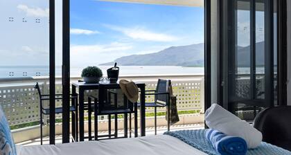 Rydges Plaza Esplanade Luxury 2-Bedroom Apartment