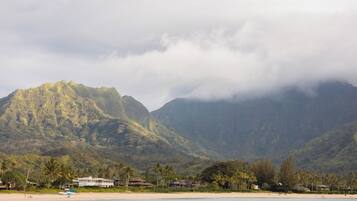 In Strandnähe, Liegestühle, Strandtücher