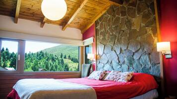 Leilighet – classic | Safe på rommet, individuelt dekorert og individuelt innredet