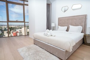 Luksushuoneisto, kaupunkinäköala | 2 makuuhuonetta, silitysrauta/-lauta, ilmainen Wi-Fi