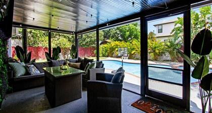 3BR/2BA Beautiful South Tampa Home With Pool!