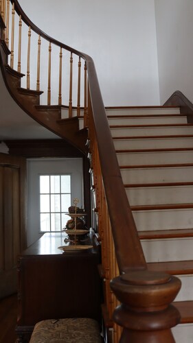 History Meets Simplicity – Thoughtfully Restored Suite with Just the Essentials.