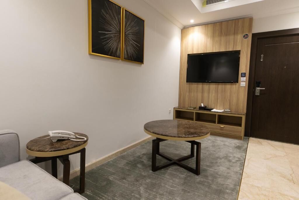 Ropa de cama de alta calidad, minibar, decoración individual