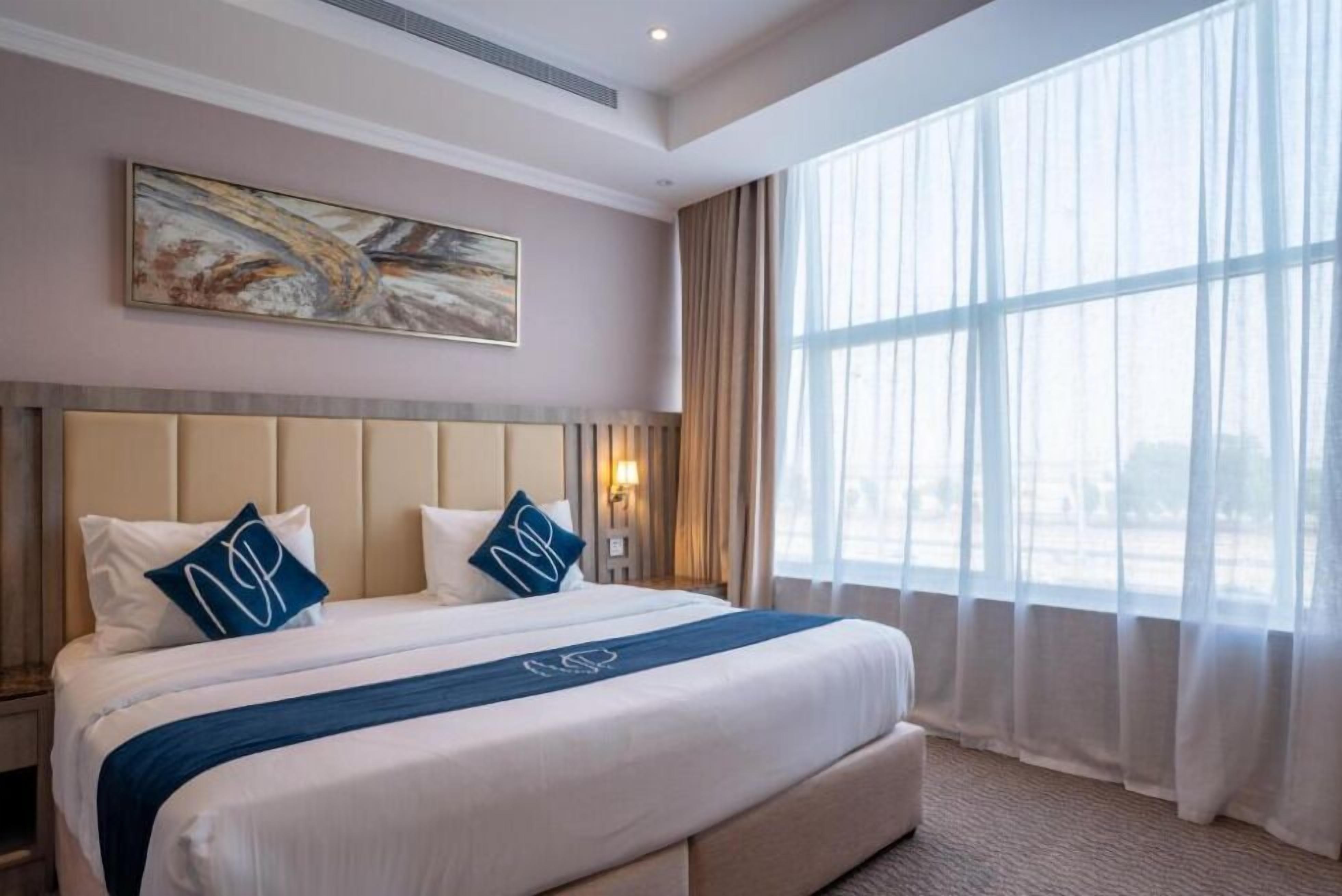 Premium bedding, minibar, individually decorated, laptop workspace