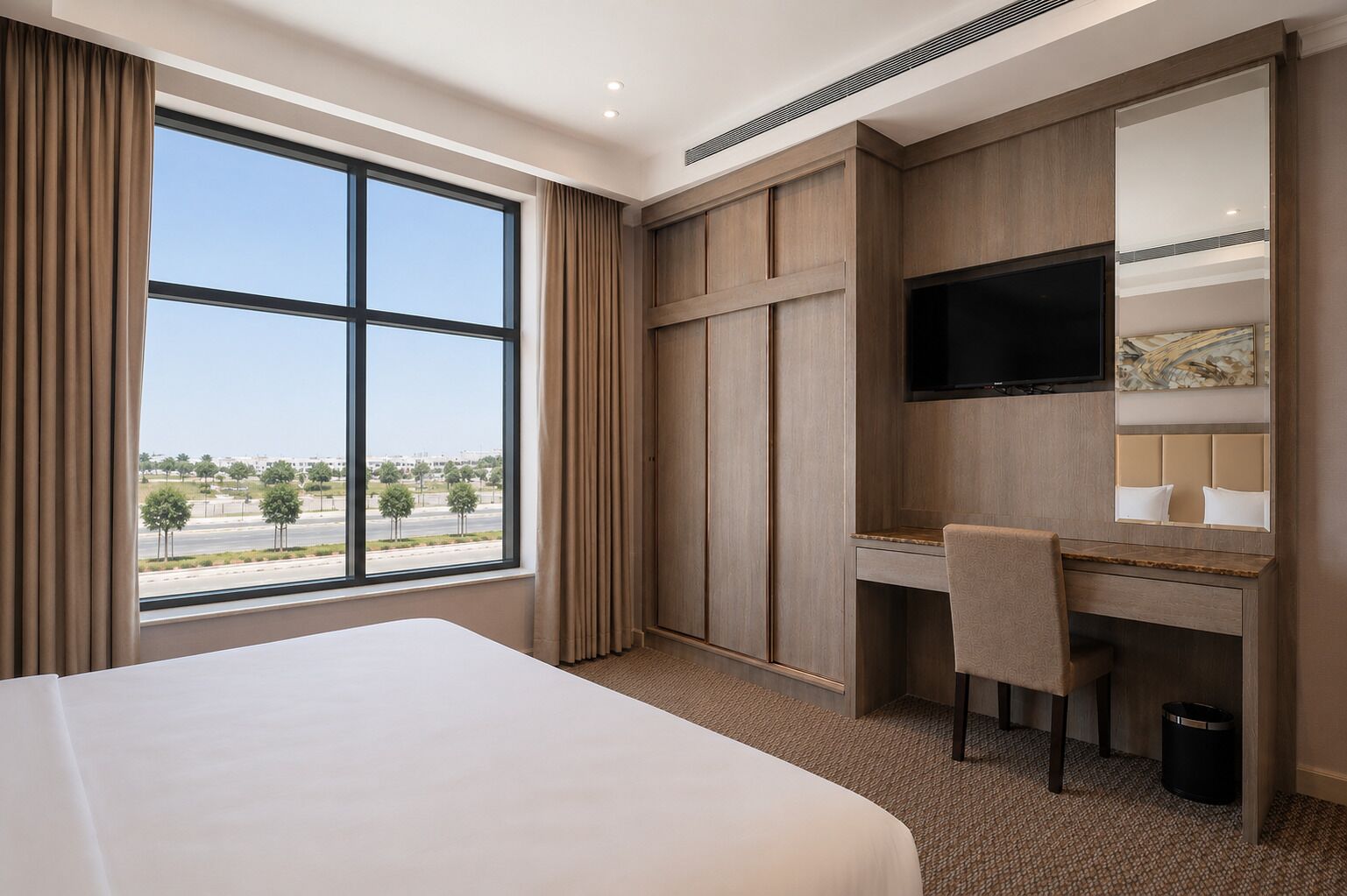 Premium bedding, minibar, laptop workspace, soundproofing