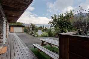 屋外ダイニングエリア