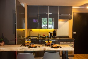 Fridge, microwave, oven, dishwasher