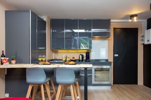 Fridge, microwave, oven, dishwasher